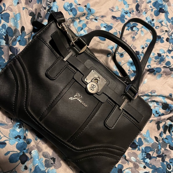 Vintage Limited Edition Guess Purse - Picture 4 of 16
